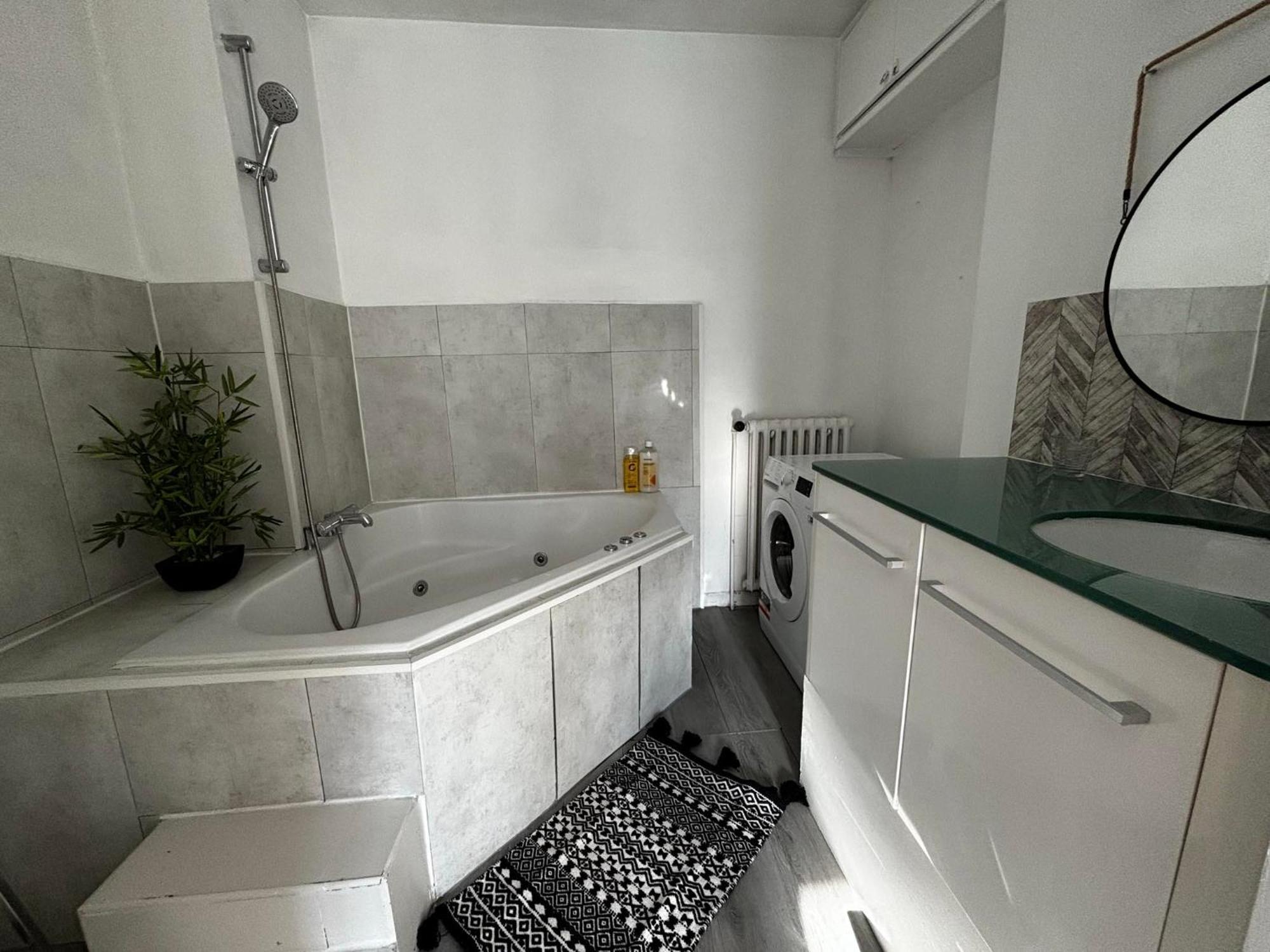 Appartement Hypercentre A 2 Min Du Lac Annecy Extérieur photo